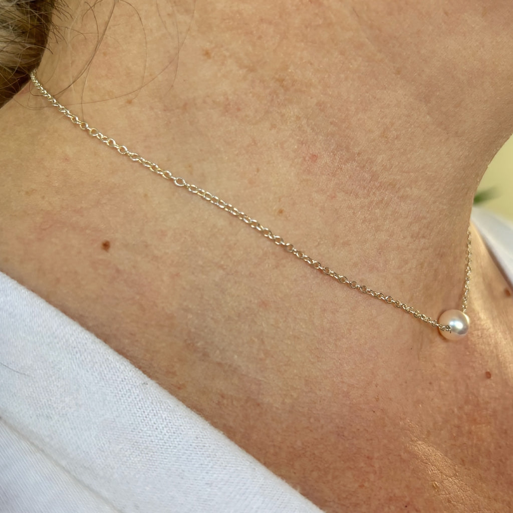 Single Akoya Pearl Necklace in Sterling Silver